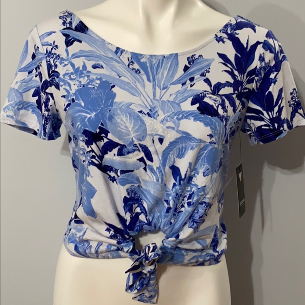 NWT! GUESS Floral Blue and White Tie-hem Top - Picture 3 of 7